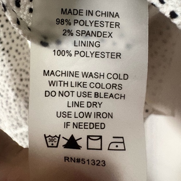 Vince Camuto Cream Blouse with Black Accent - Picture 7 of 11